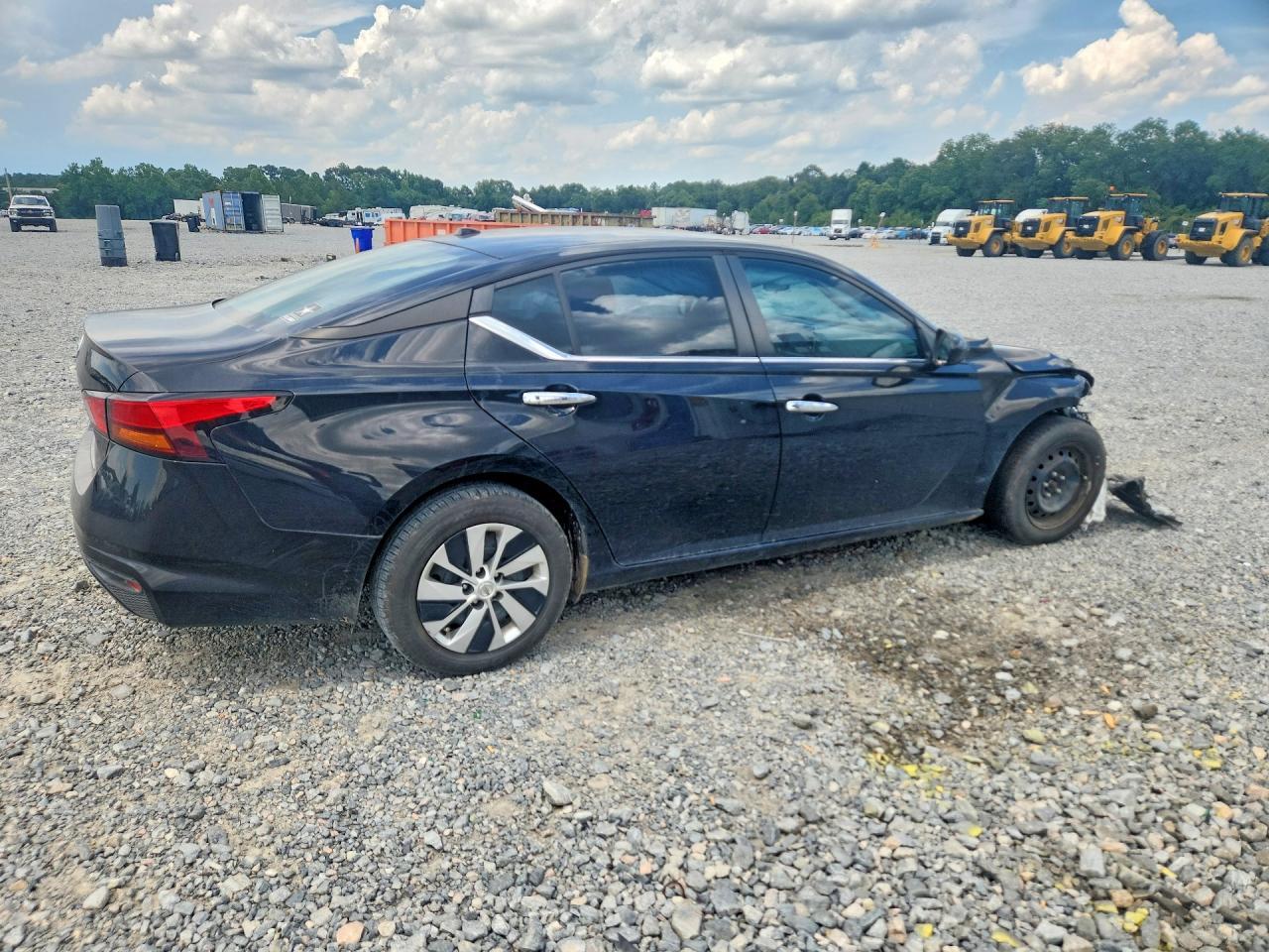 2020 Nissan Altima S - Фото 3