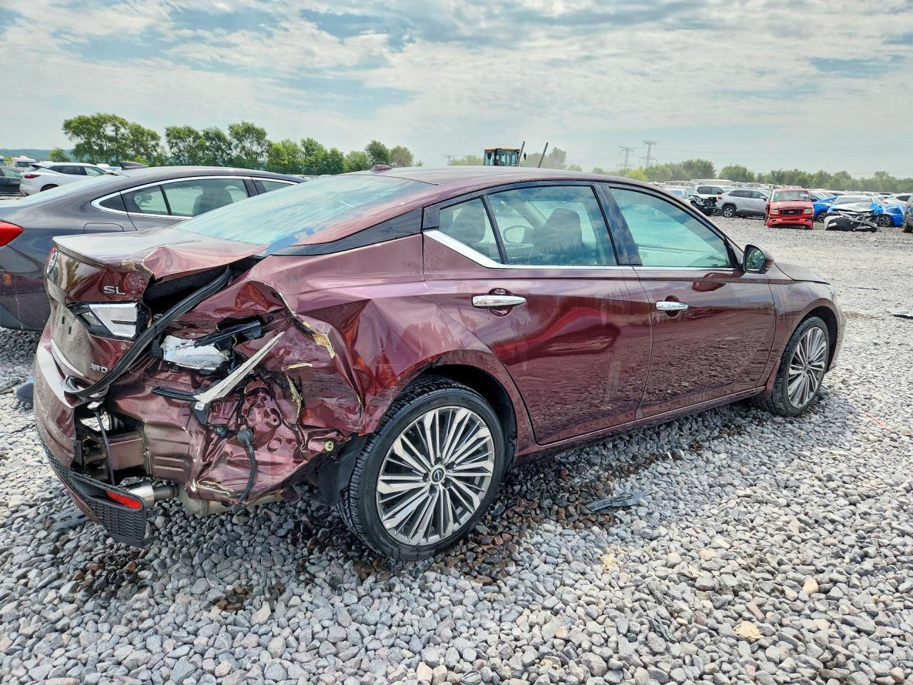 2024 Nissan Altima Sl - Image 3