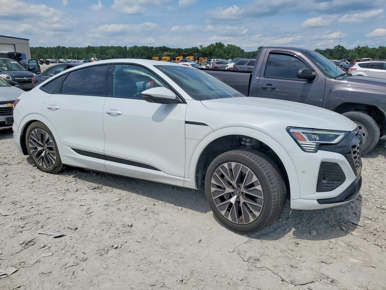 2024 Audi Q8 E-Tron Sportback Premium Plus - Image 4