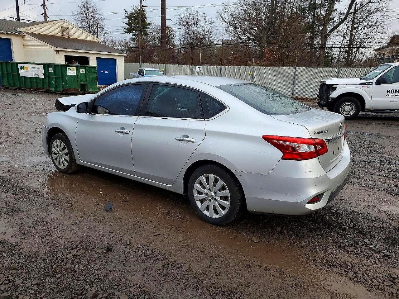 2018 Nissan Sentra - Image 2