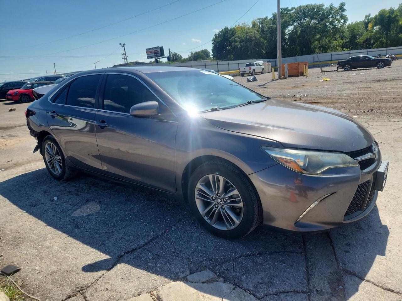 2016 Toyota Camry Se - Фото 4