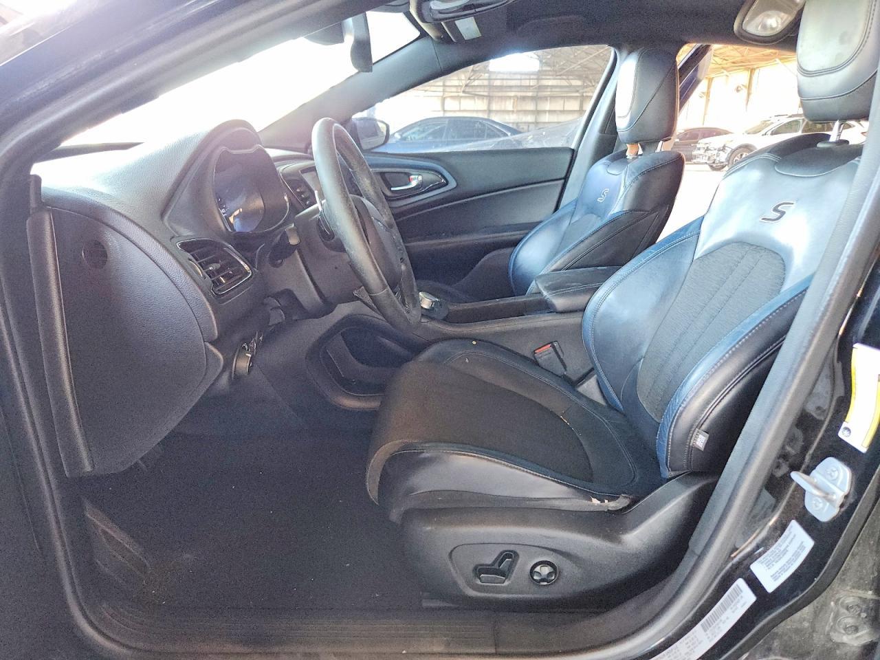 2015 Chrysler 200 S - Фото 7