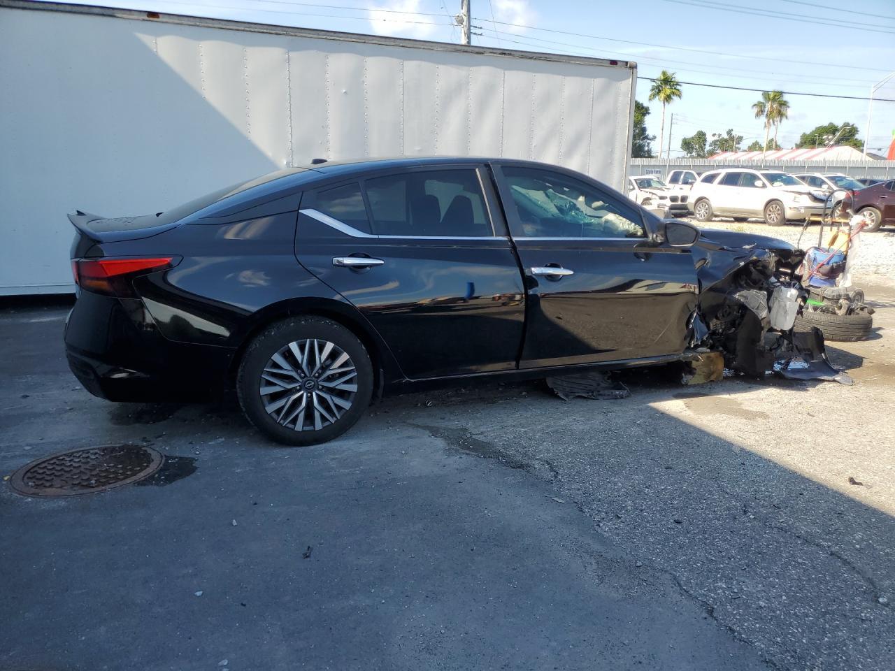 2025 Nissan Altima Sv - Image 3