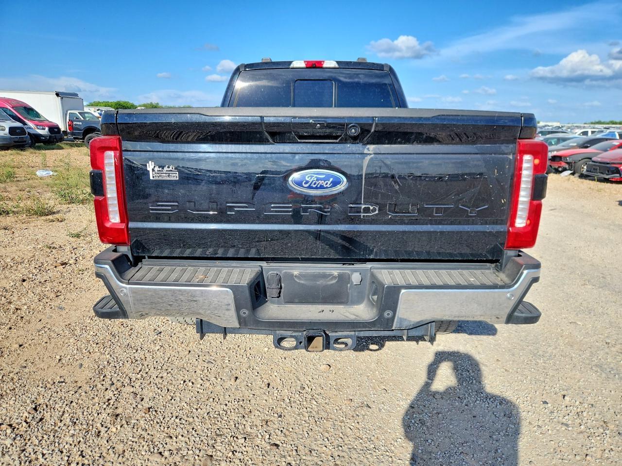 2023 Ford F250 Super Duty - Image 6