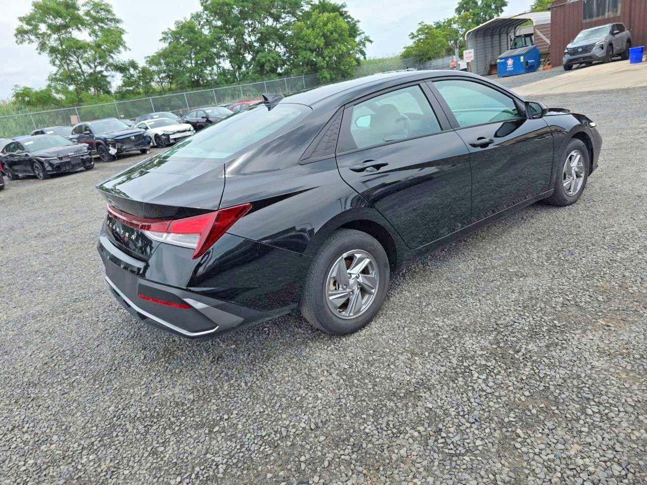 2025 Hyundai Elantra Se - Фото 4