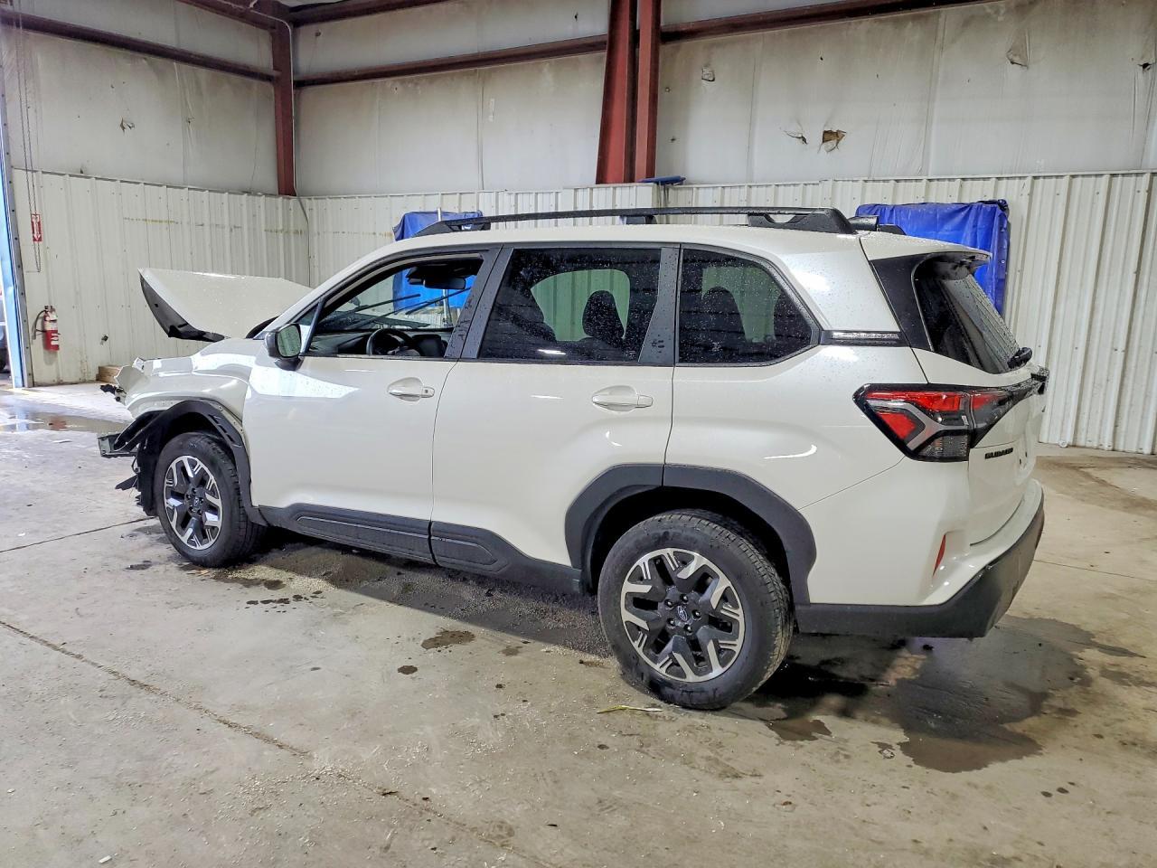 2025 Subaru Forester Premium - Фото 2