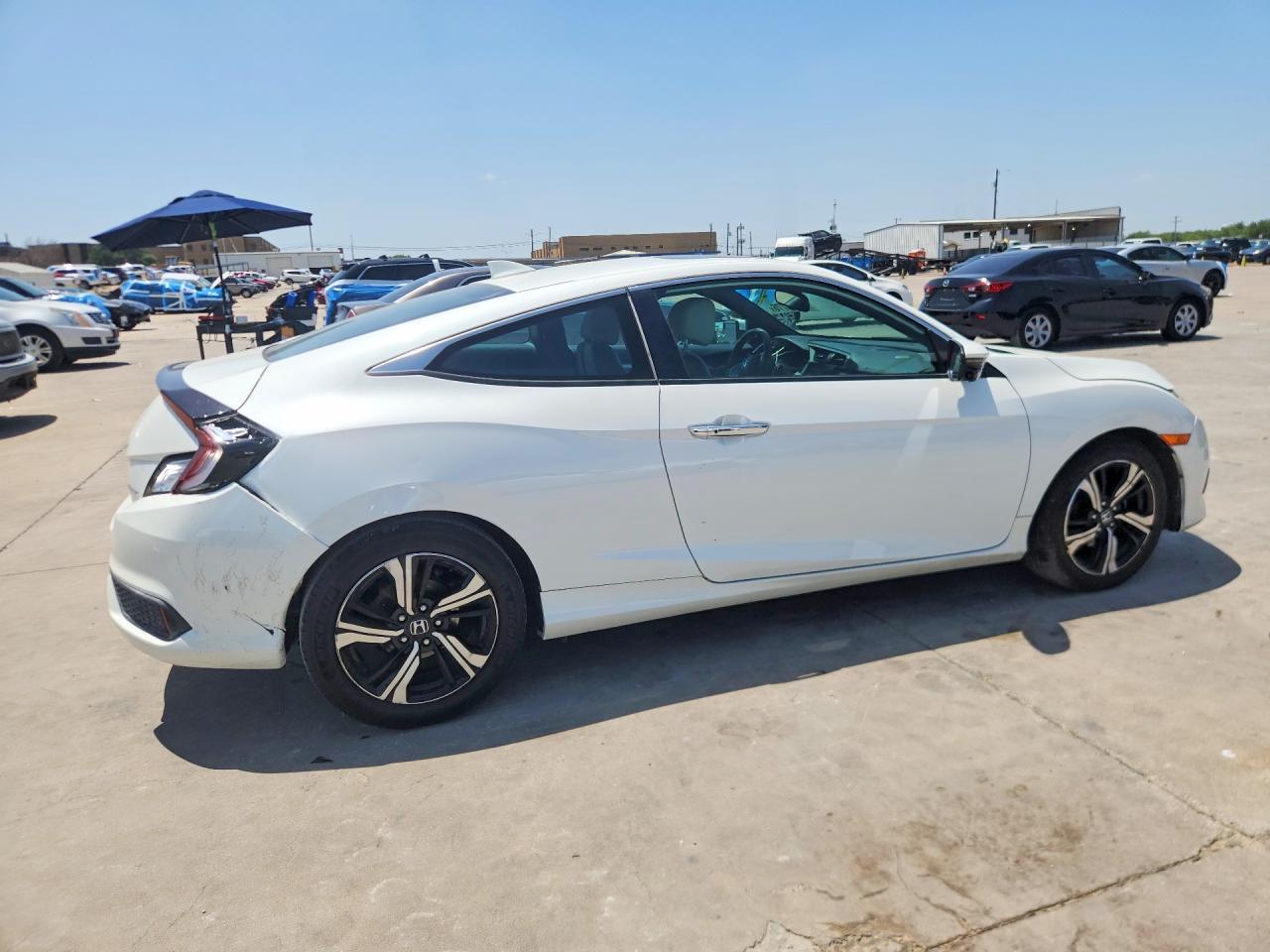 2016 Honda Civic Touring - Image 3