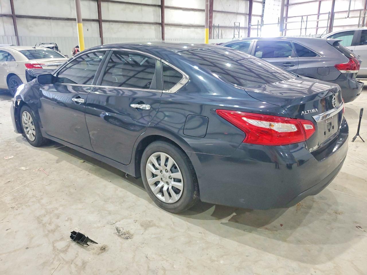 2016 Nissan Altima 2.5 S - Фото 2