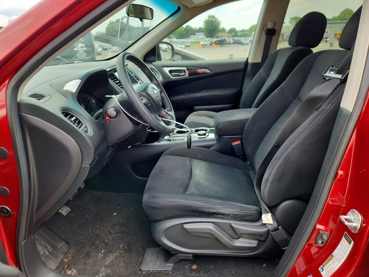 2014 Nissan Pathfinder S - Image 7
