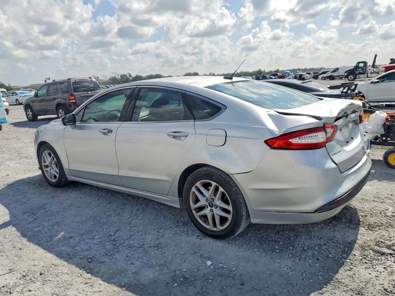 2014 Ford Fusion Se - Image 2