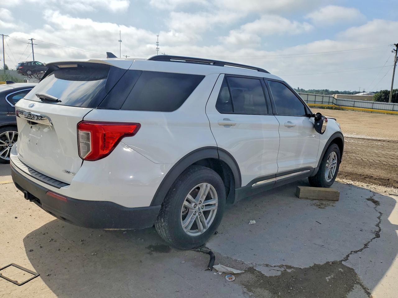 2022 Ford Explorer Xlt - Фото 3