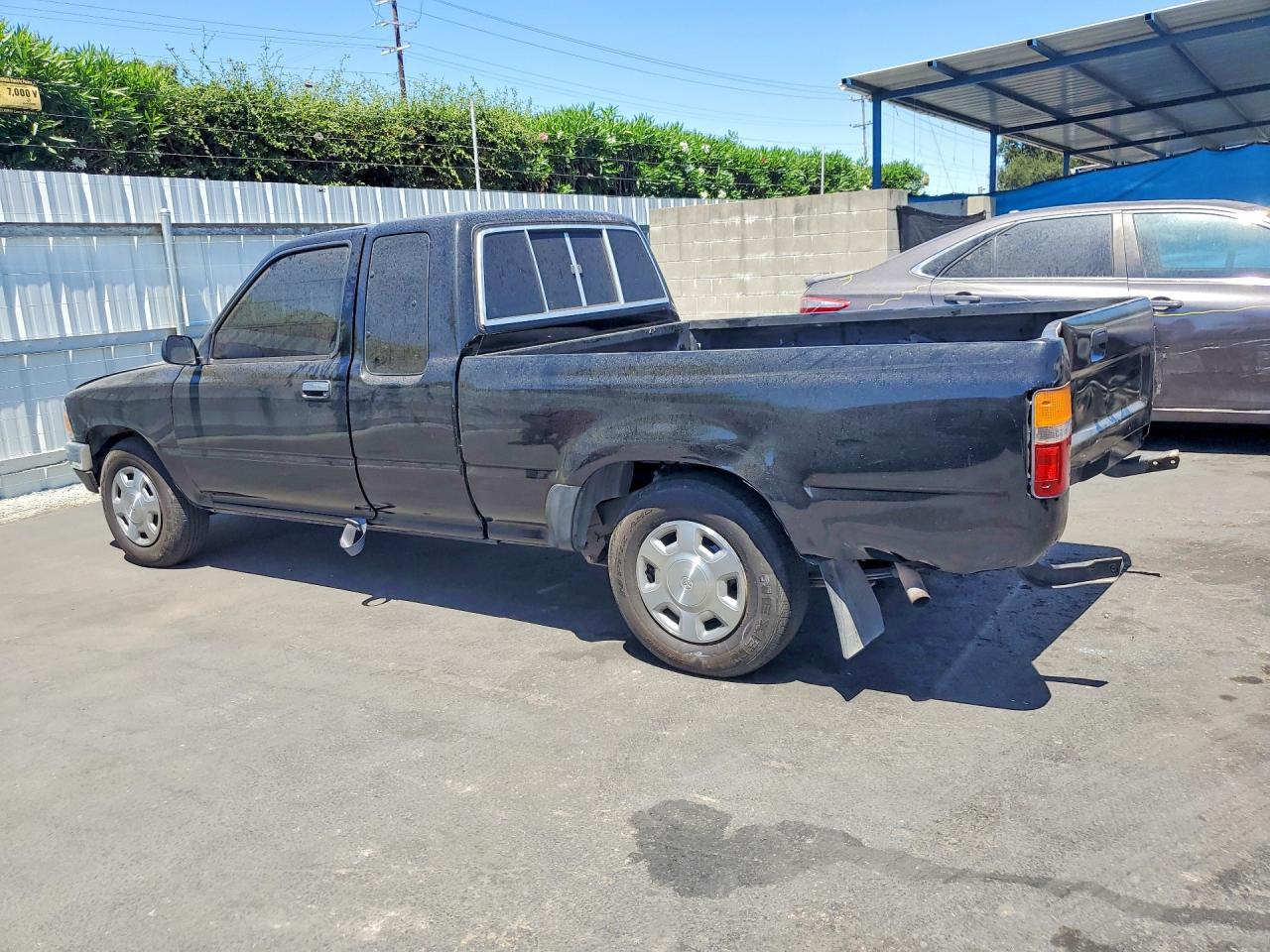1992 Toyota Pickup Deluxe - Фото 2