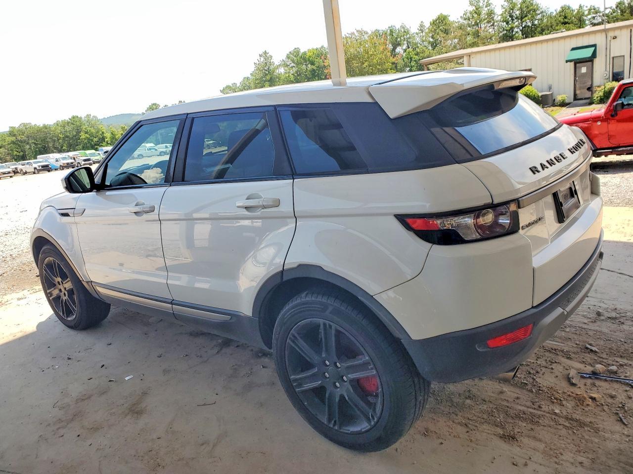2015 Land Rover Range Rover Evoque Pure Plus - Image 2