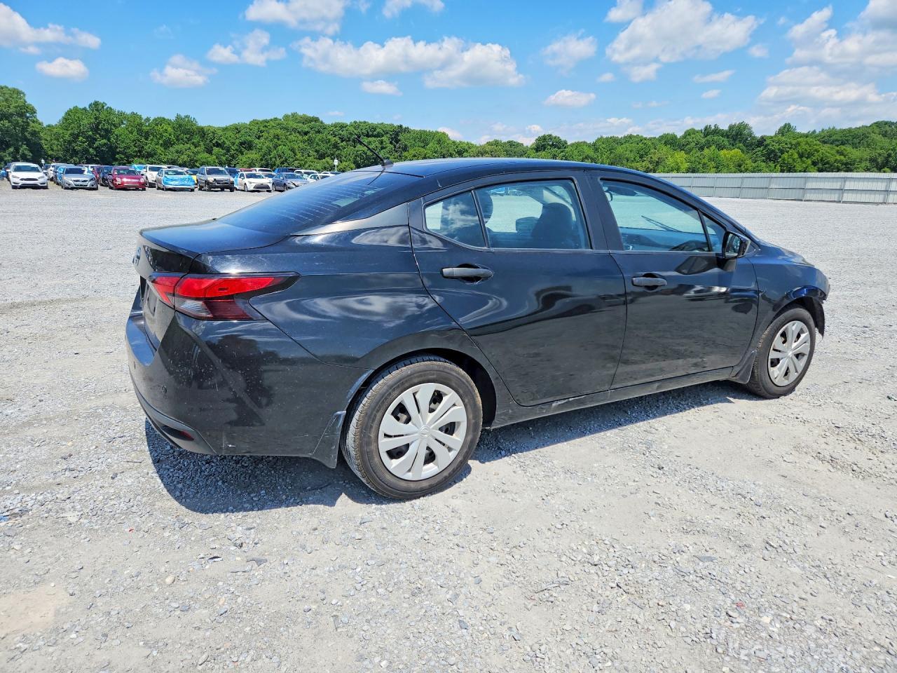 2021 Nissan Versa S - Image 3