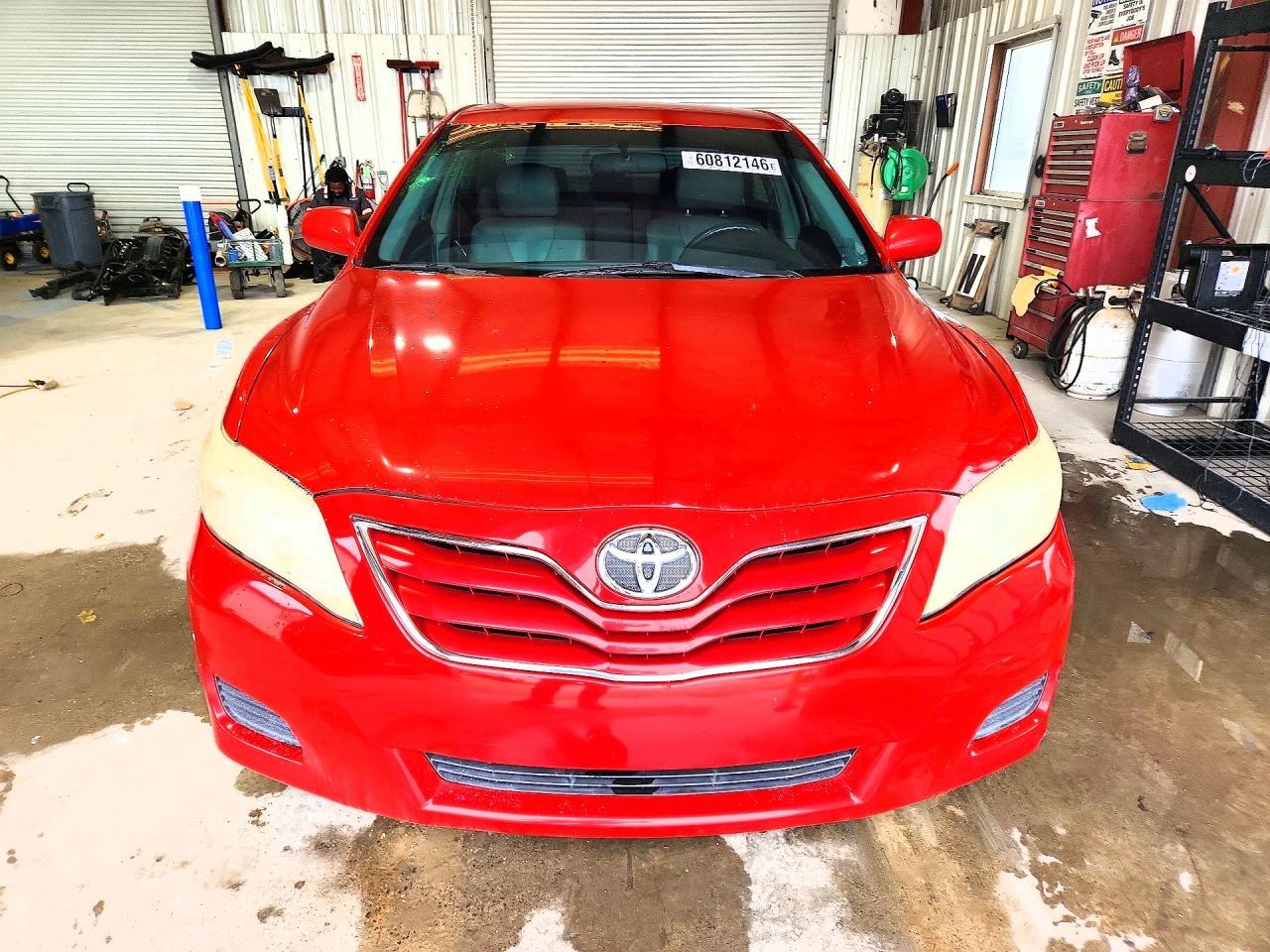 2010 Toyota Camry Le - Фото 5