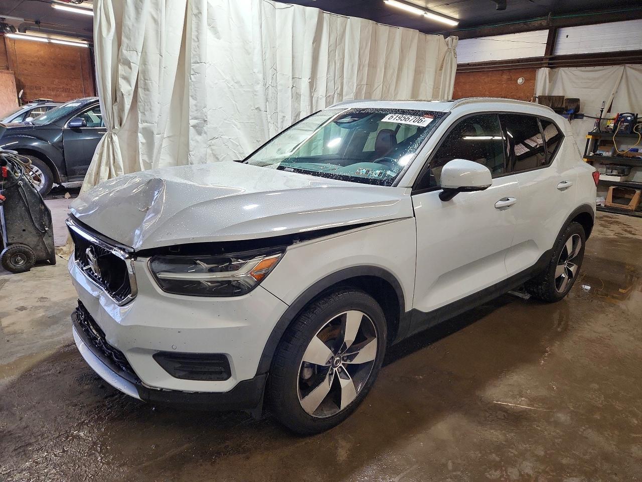 2020 Volvo Xc40 T5 Momentum