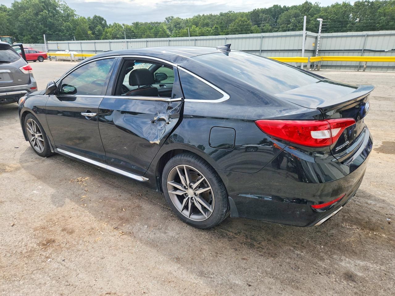2015 Hyundai Sonata Sport 2.0T - Фото 2