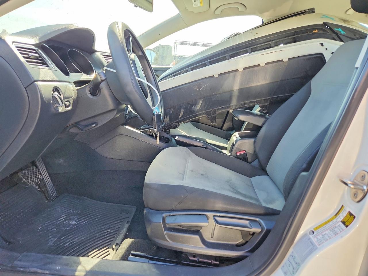 2017 Volkswagen Jetta S - Фото 7