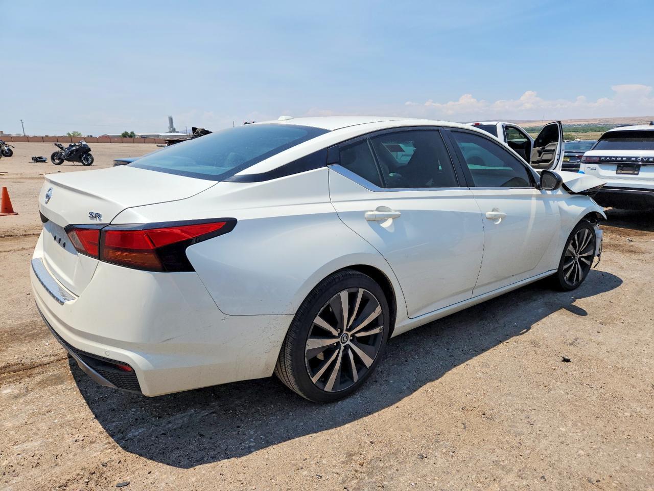 2021 Nissan Altima Sr - Фото 3