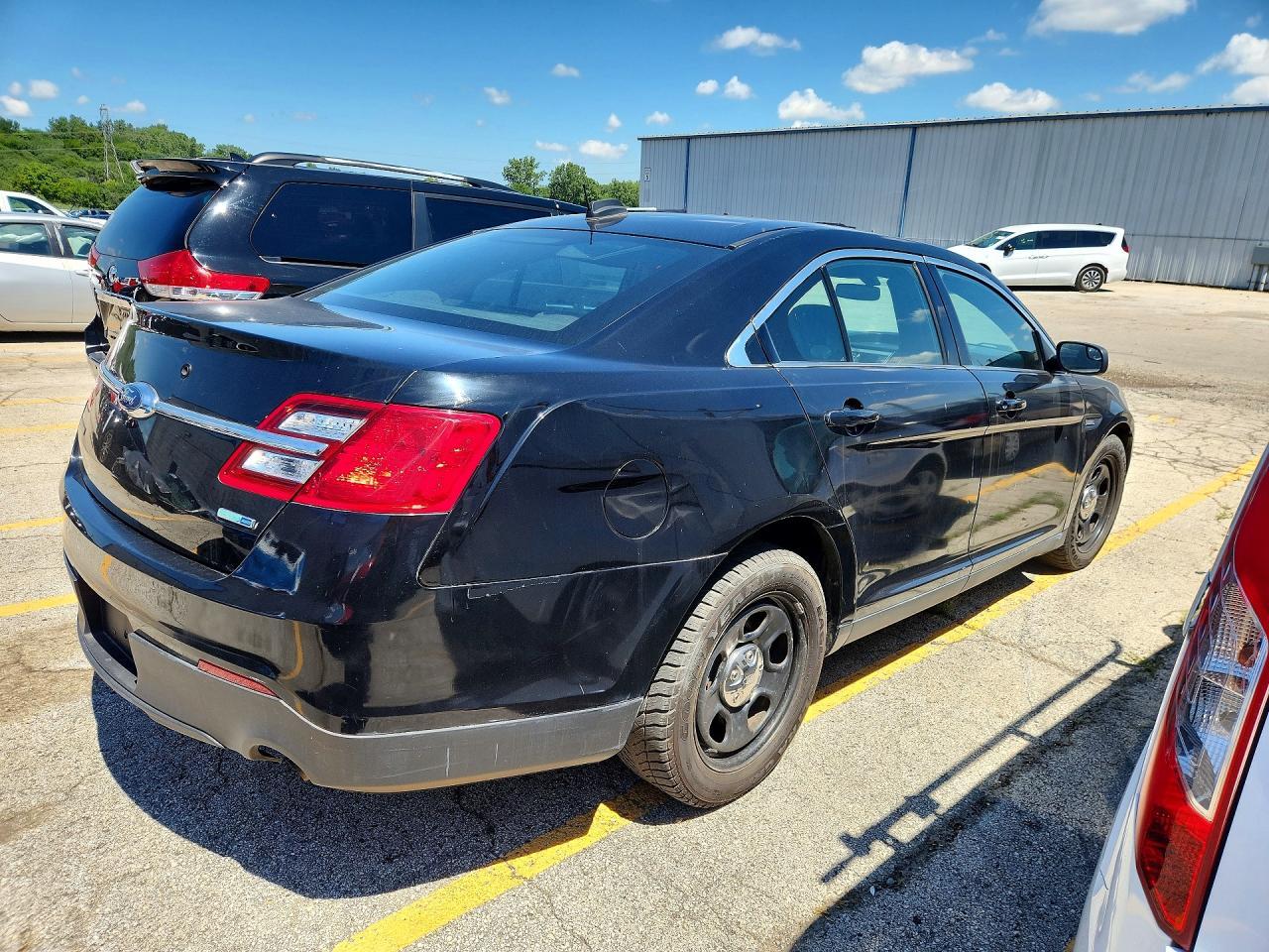 2018 Ford Taurus Police Interceptor - Фото 3