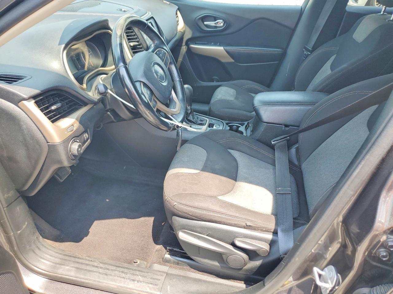 2018 Jeep Cherokee Latitude - Image 7