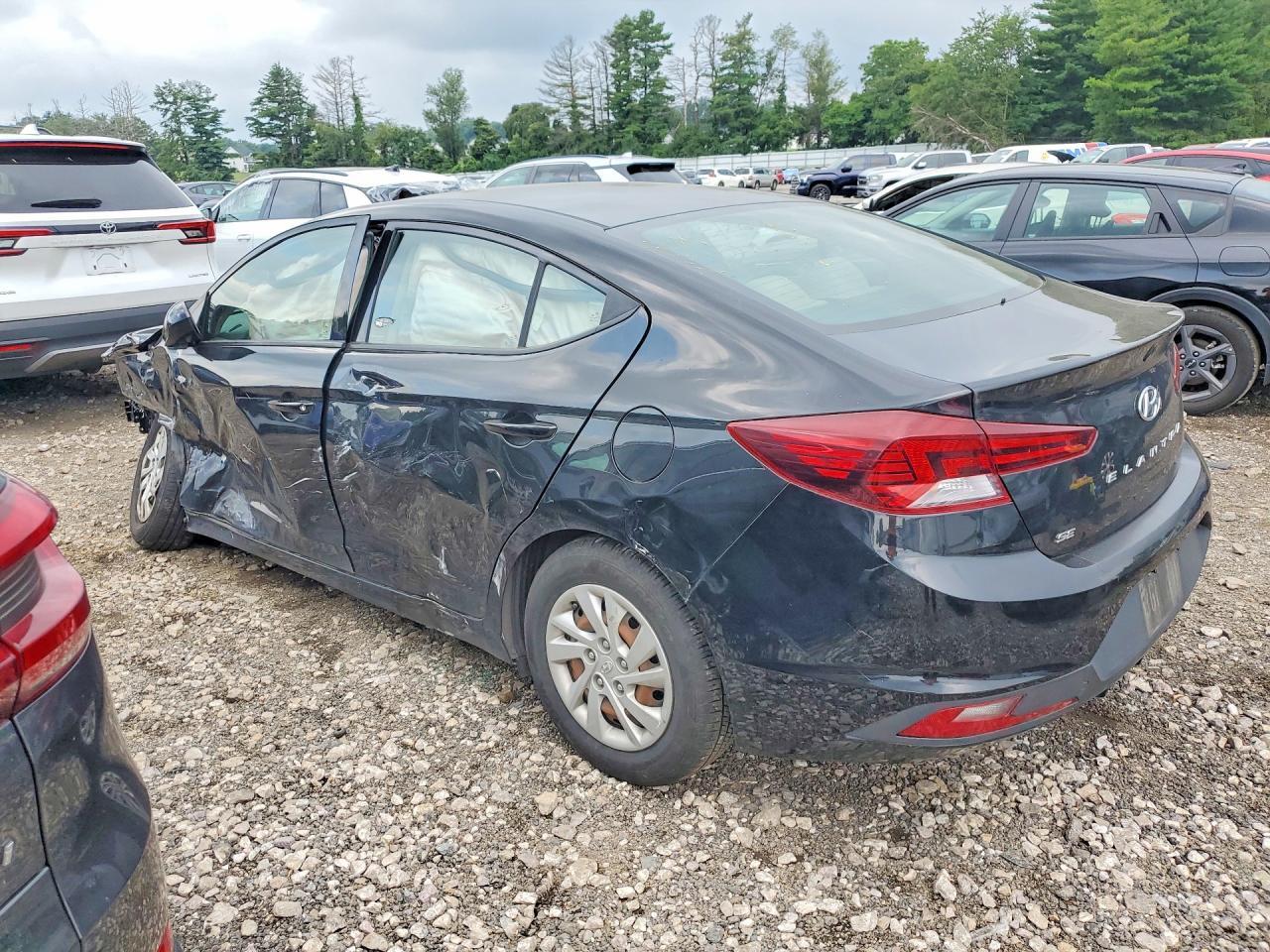 2019 Hyundai Elantra Se - Фото 2