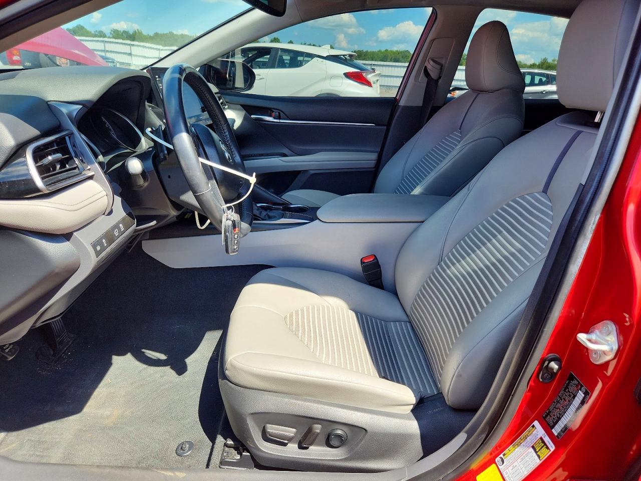 2022 Toyota Camry Se - Фото 7
