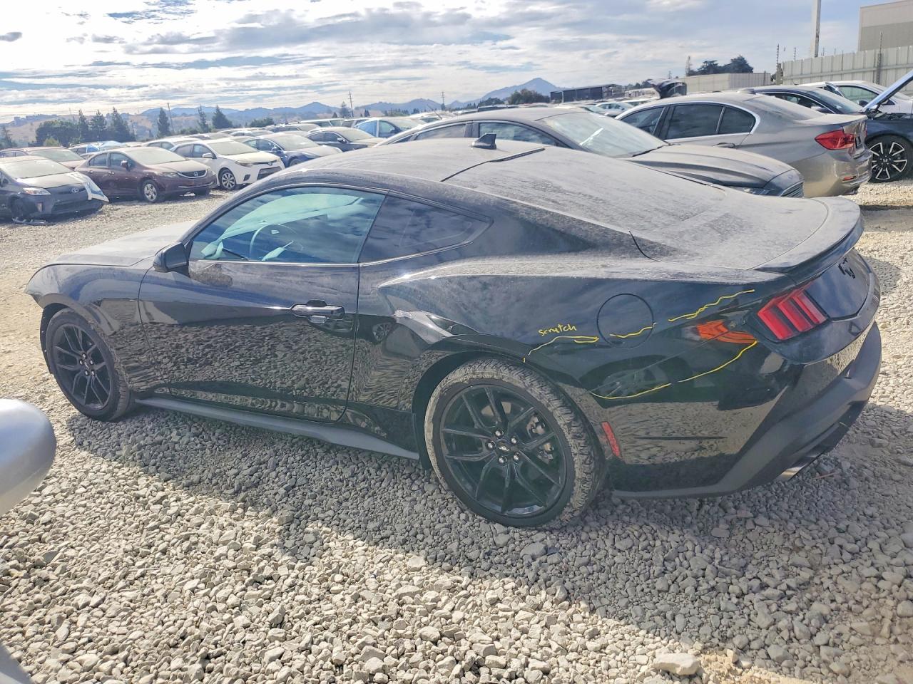 2025 Ford Mustang - Фото 2