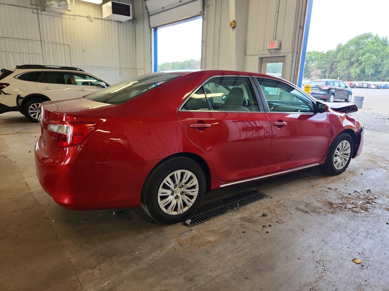 2013 Toyota Camry Le - Image 3