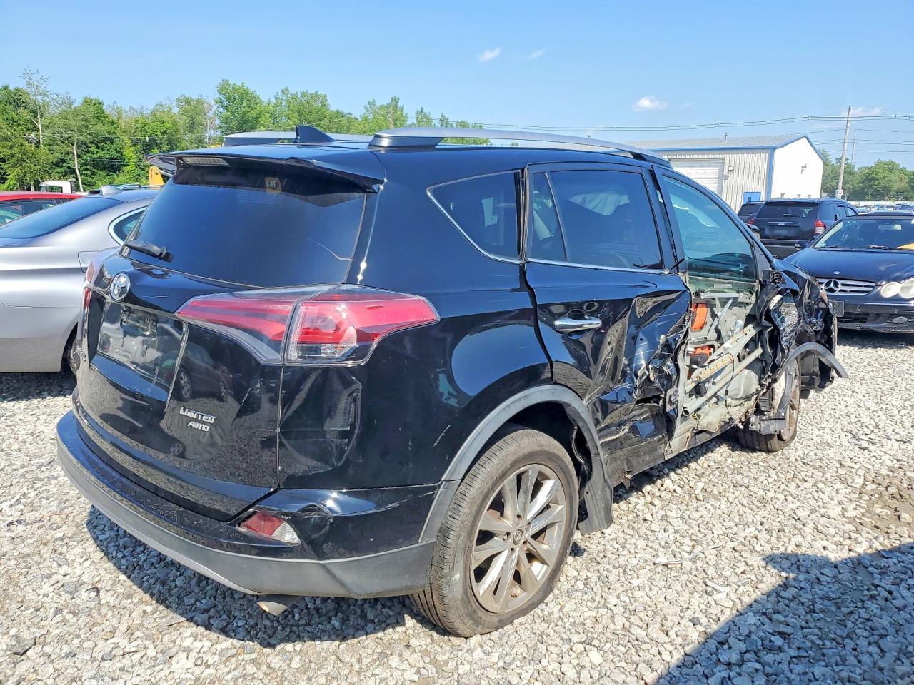2018 Toyota Rav4 Limited - Фото 3