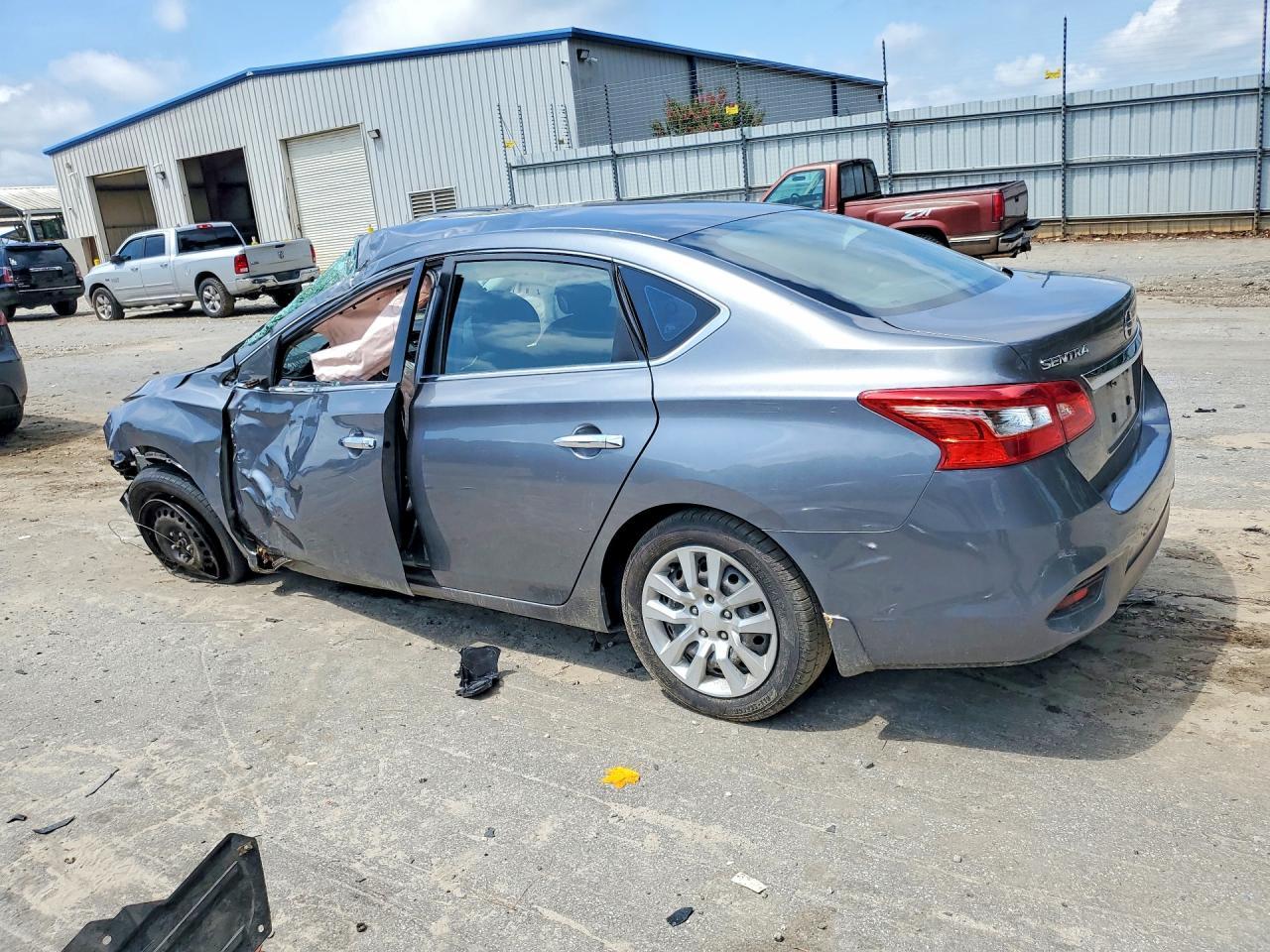 2019 Nissan Sentra S - Фото 2
