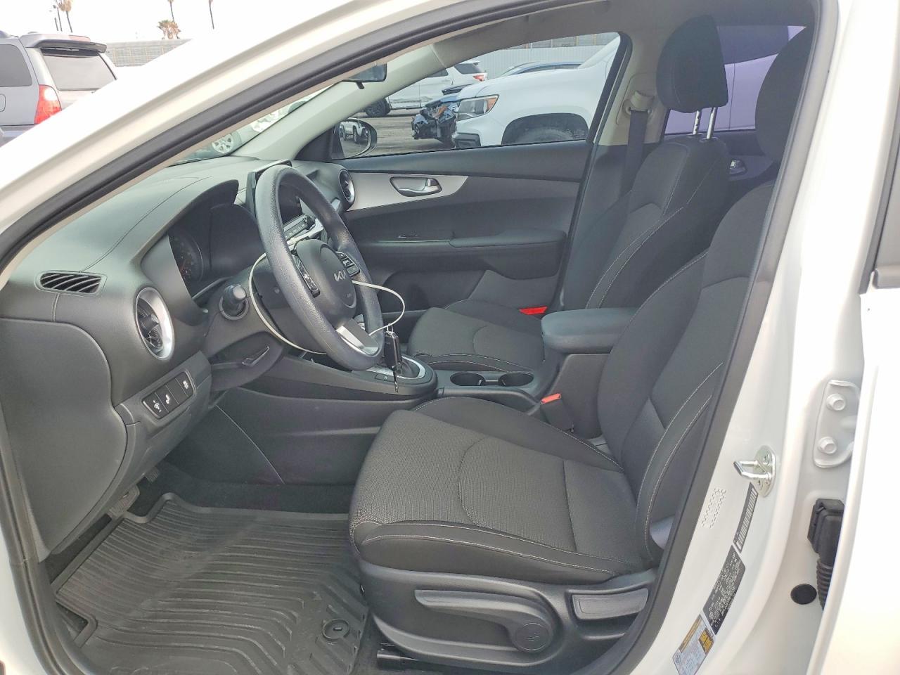 2024 Kia Forte Lxs - Image 7