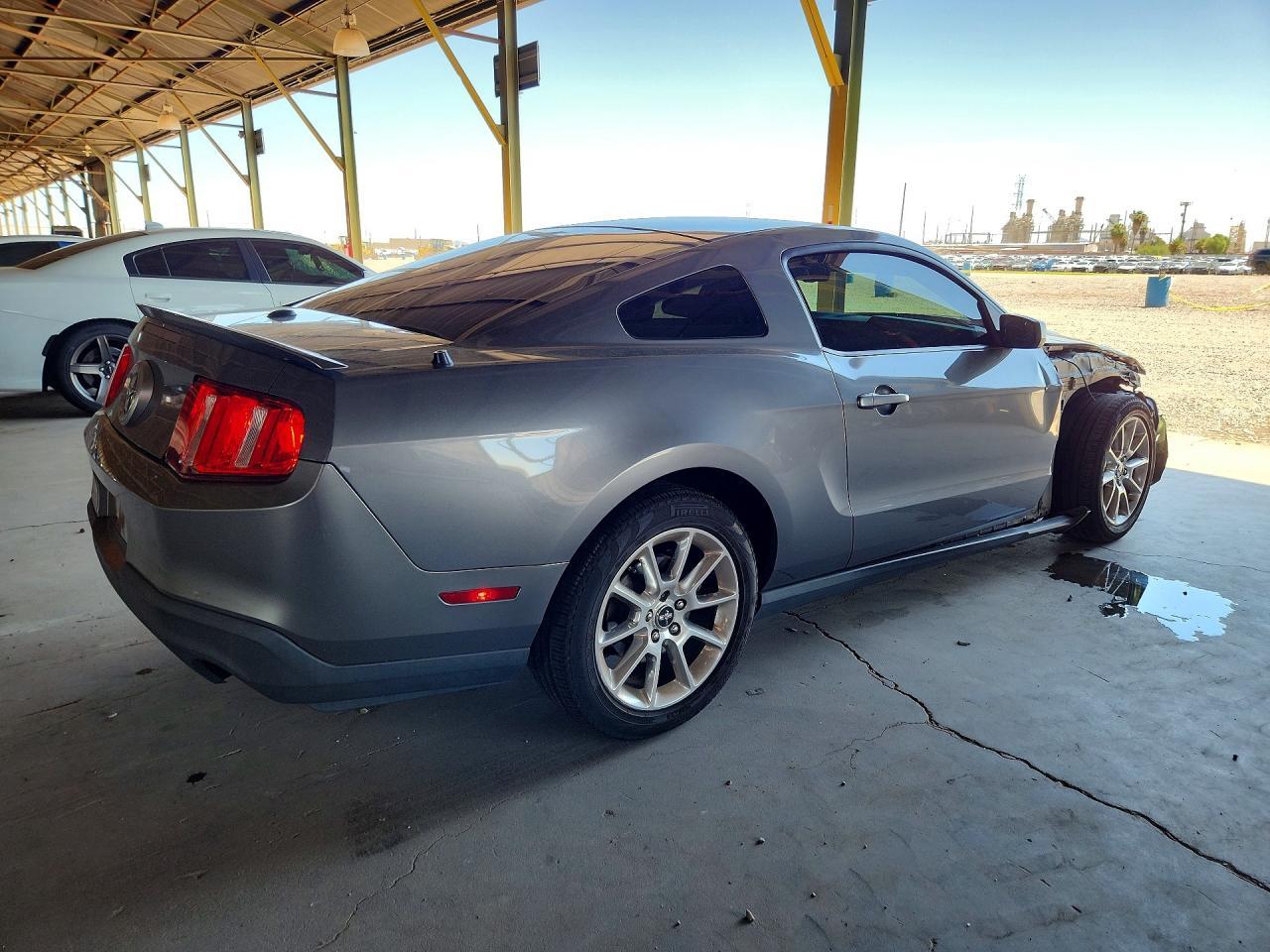 2011 Ford Mustang - Image 3