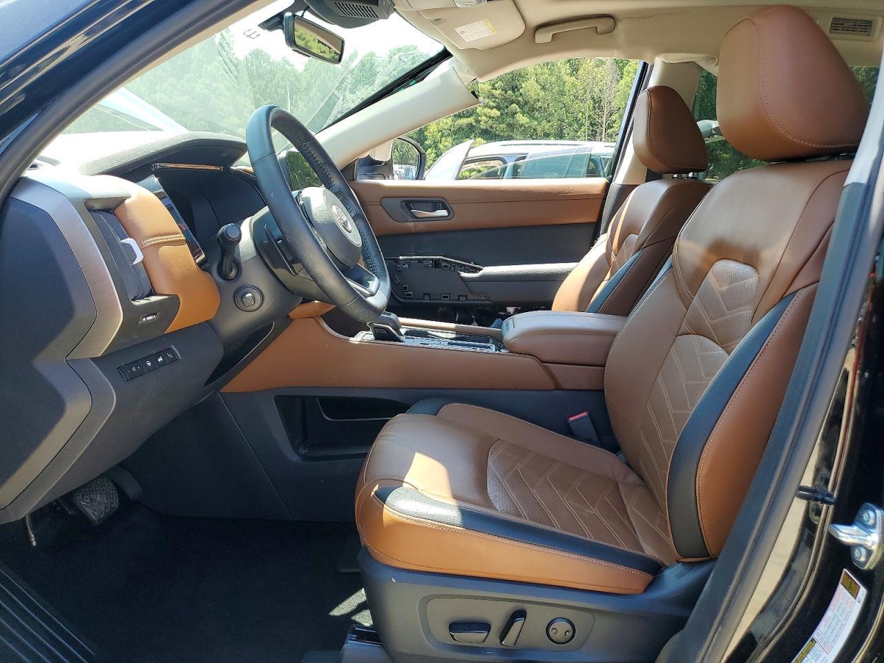 2025 Nissan Pathfinder Platinum - Фото 7