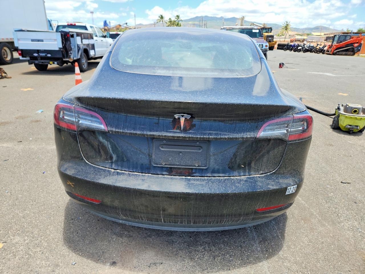 2023 Tesla Model 3 - Фото 6