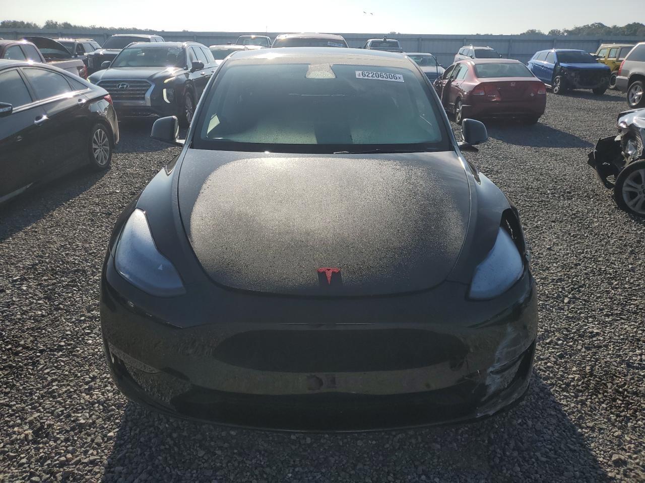 2024 Tesla Model Y - Фото 5