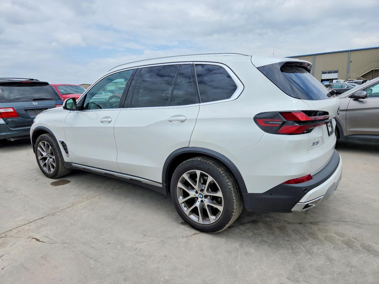 2025 BMW X5 xDrive40I - Фото 2