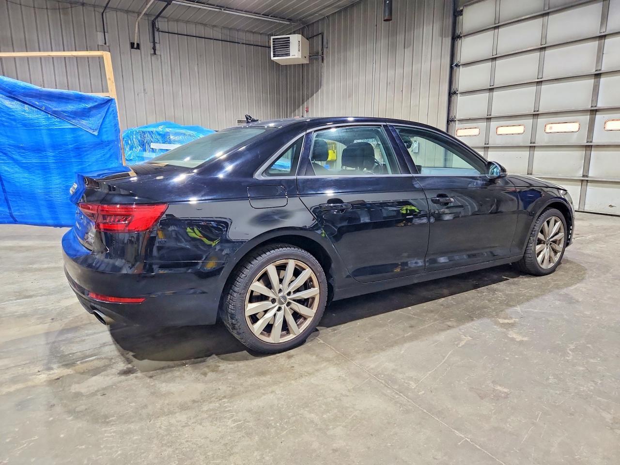 2017 Audi A4 Premium - Фото 3