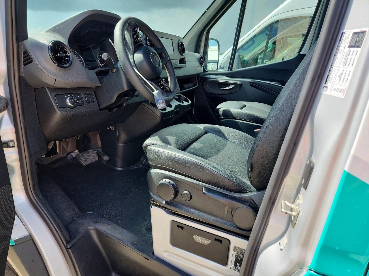 2024 Mercedes-Benz Sprinter 2500 - Фото 7