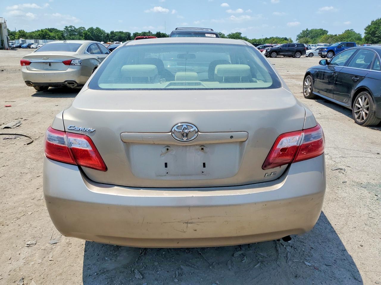 2009 Toyota Camry Le - Фото 6