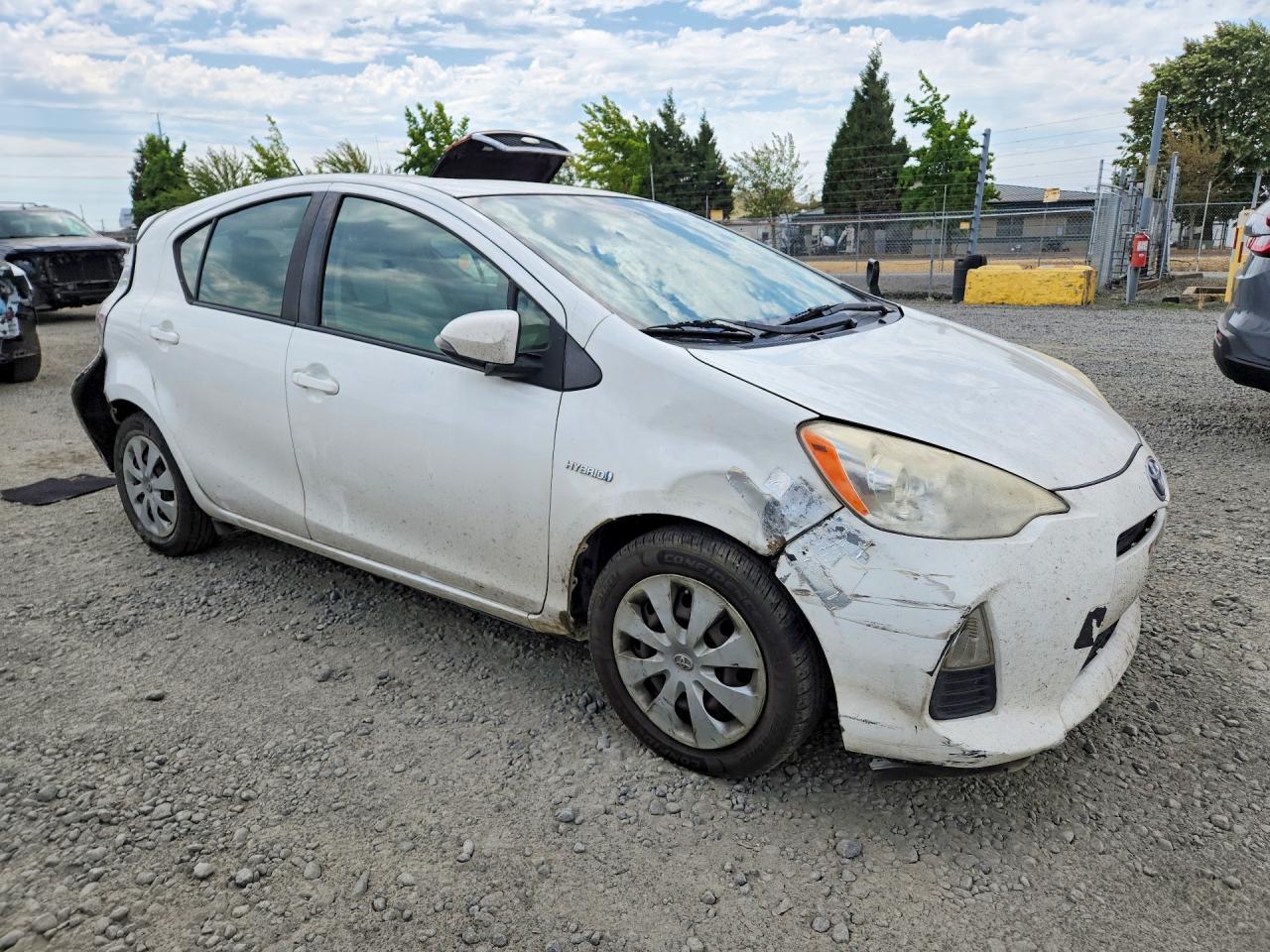 2013 Toyota Prius C One - Фото 4