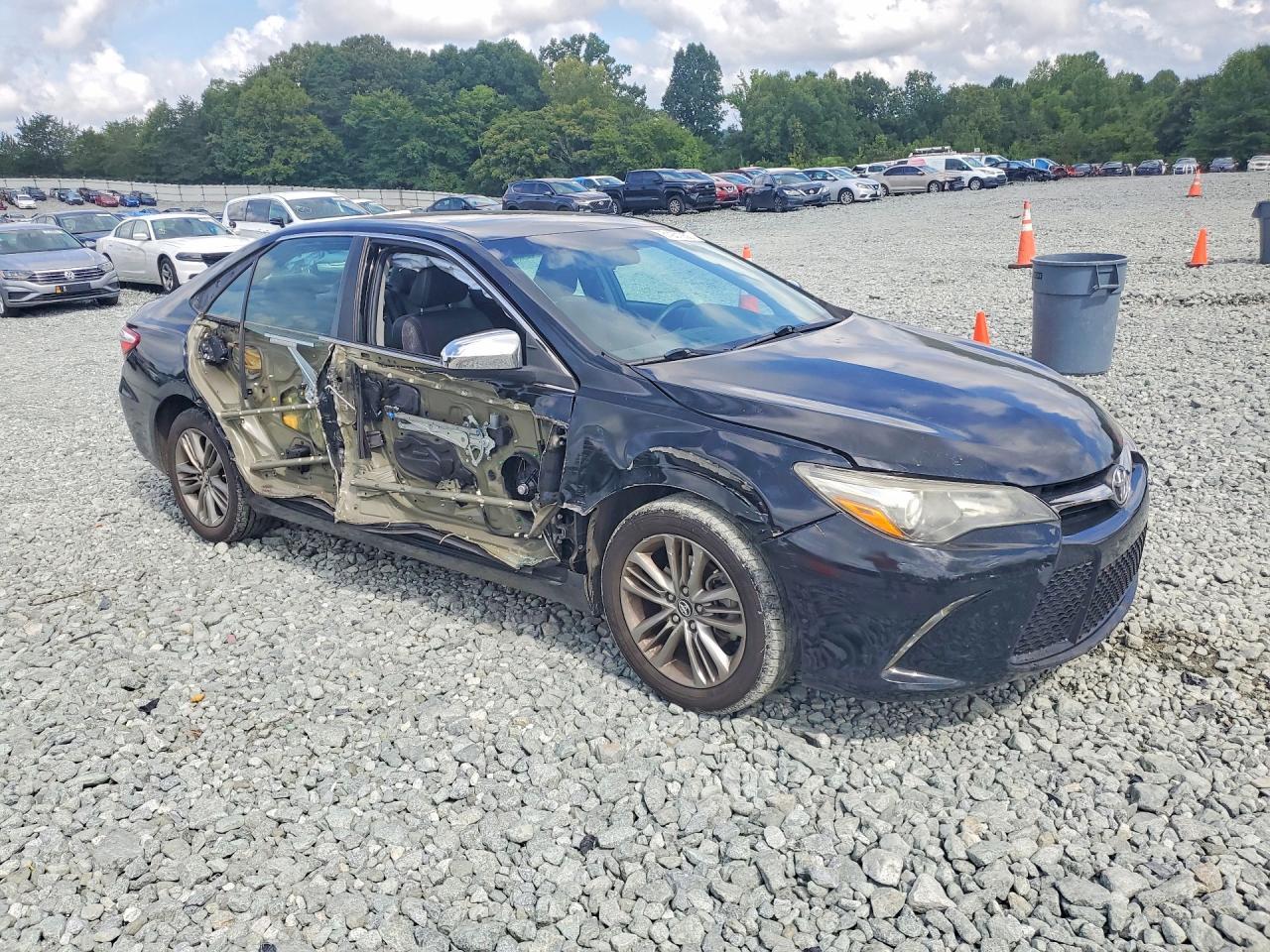 2017 Toyota Camry Se - Фото 4