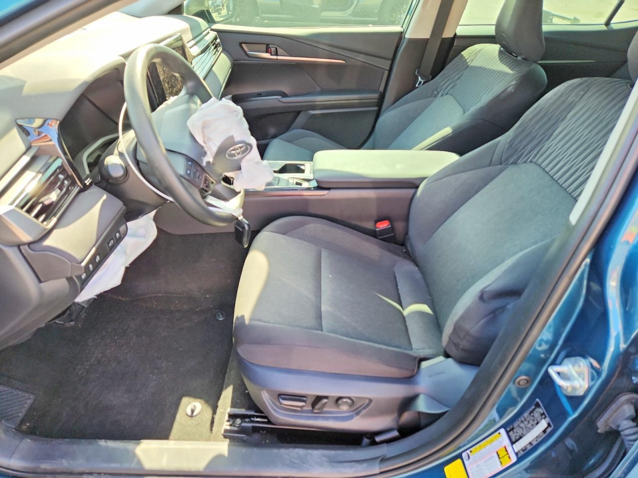 2025 Toyota Camry Le - Фото 7