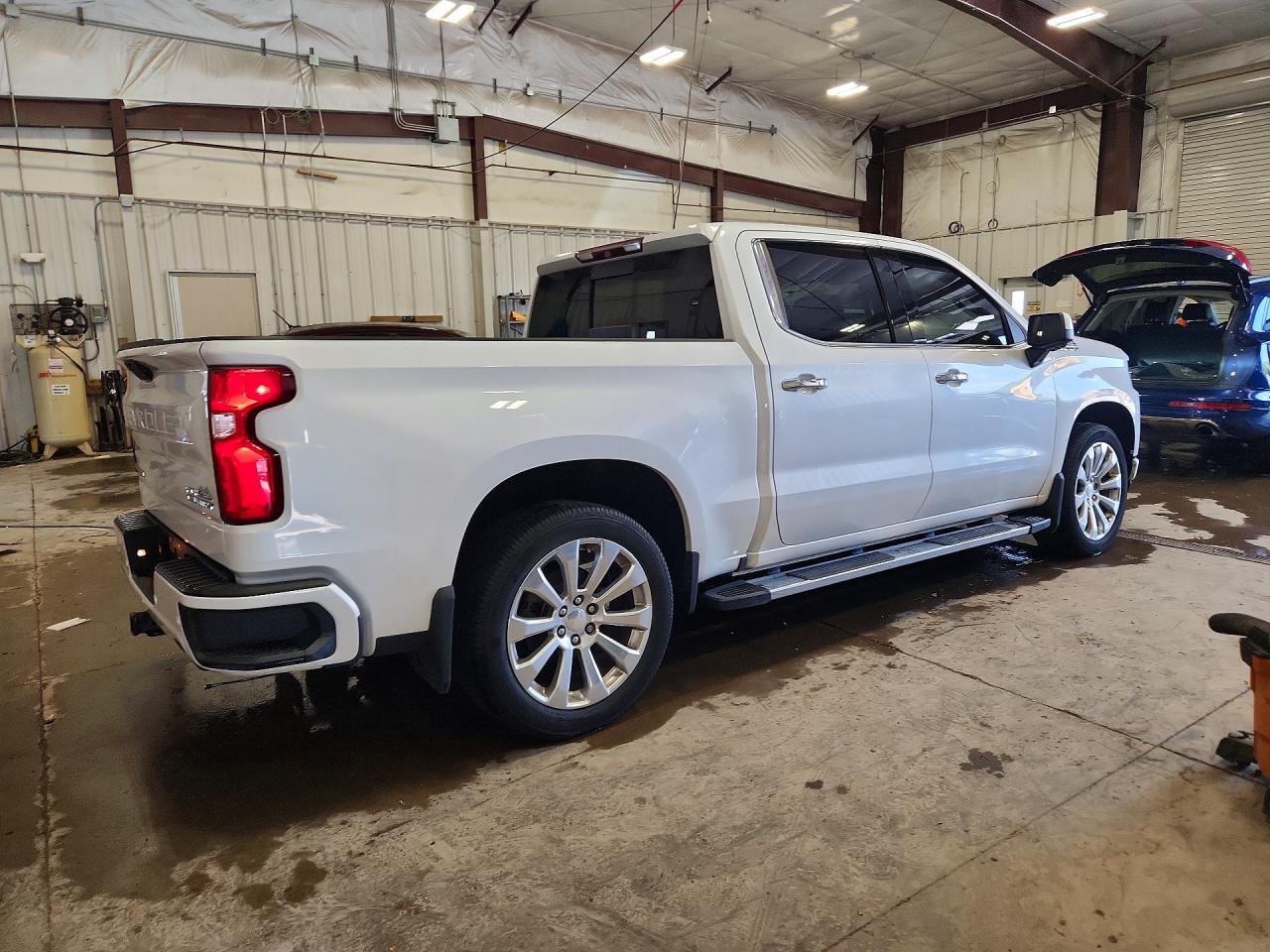 2019 Chevrolet Silverado K1500 High Country - Image 3