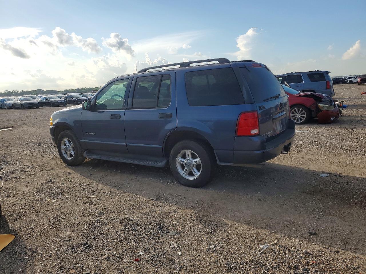 2004 Ford Explorer - Фото 3
