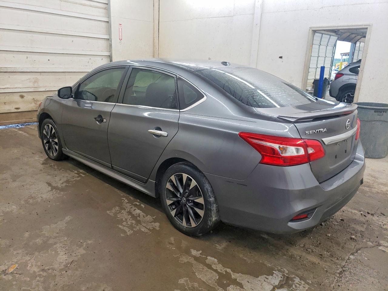 2018 Nissan Sentra Sr - Фото 2