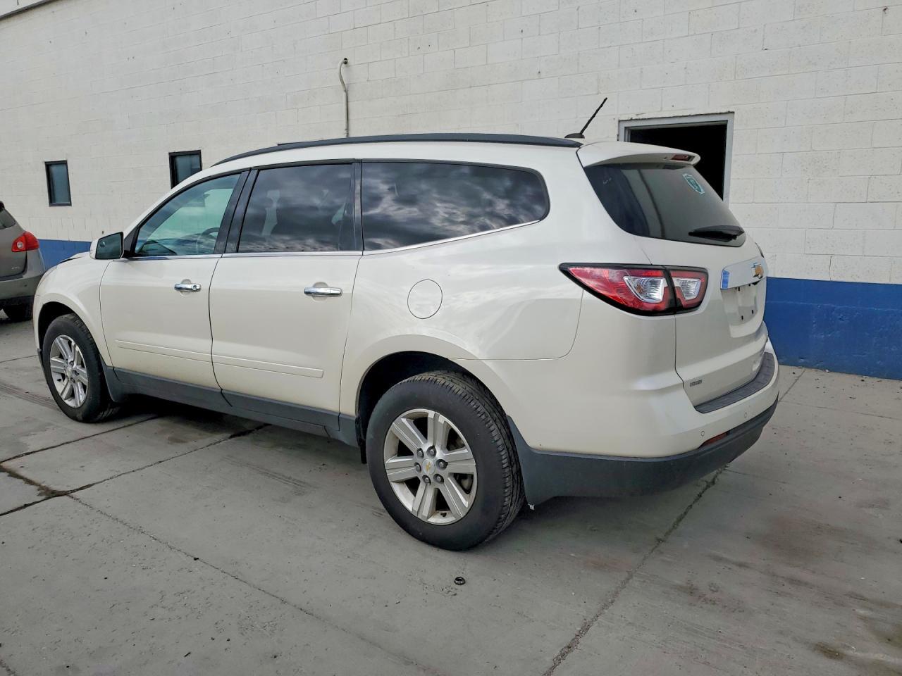 2014 Chevrolet Traverse Lt - Image 2