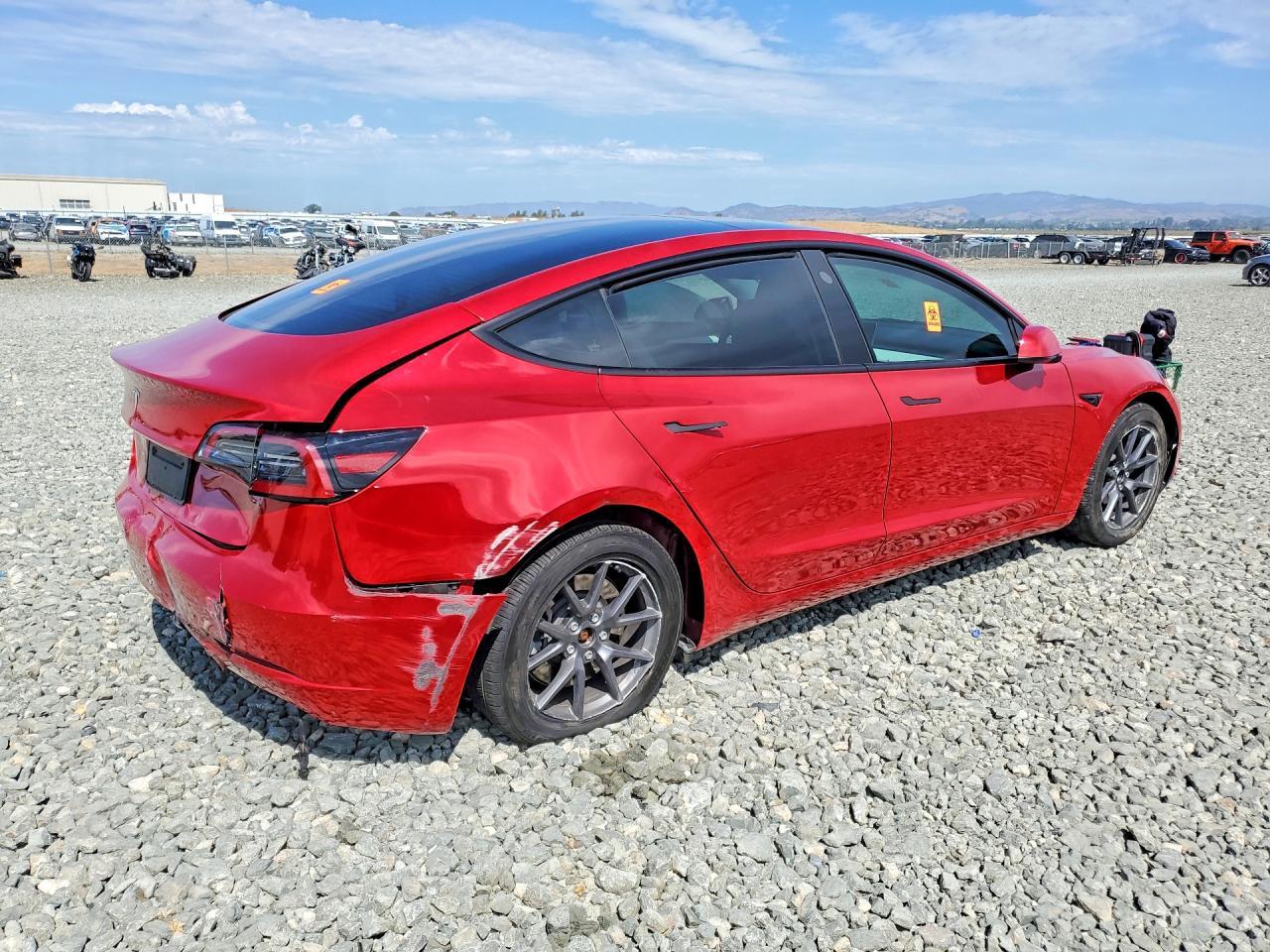 2023 Tesla Model 3 - Фото 3