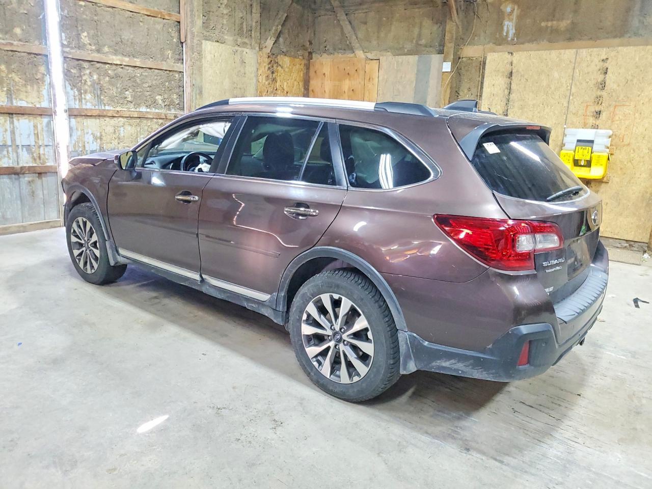 2019 Subaru Outback Touring - Image 2