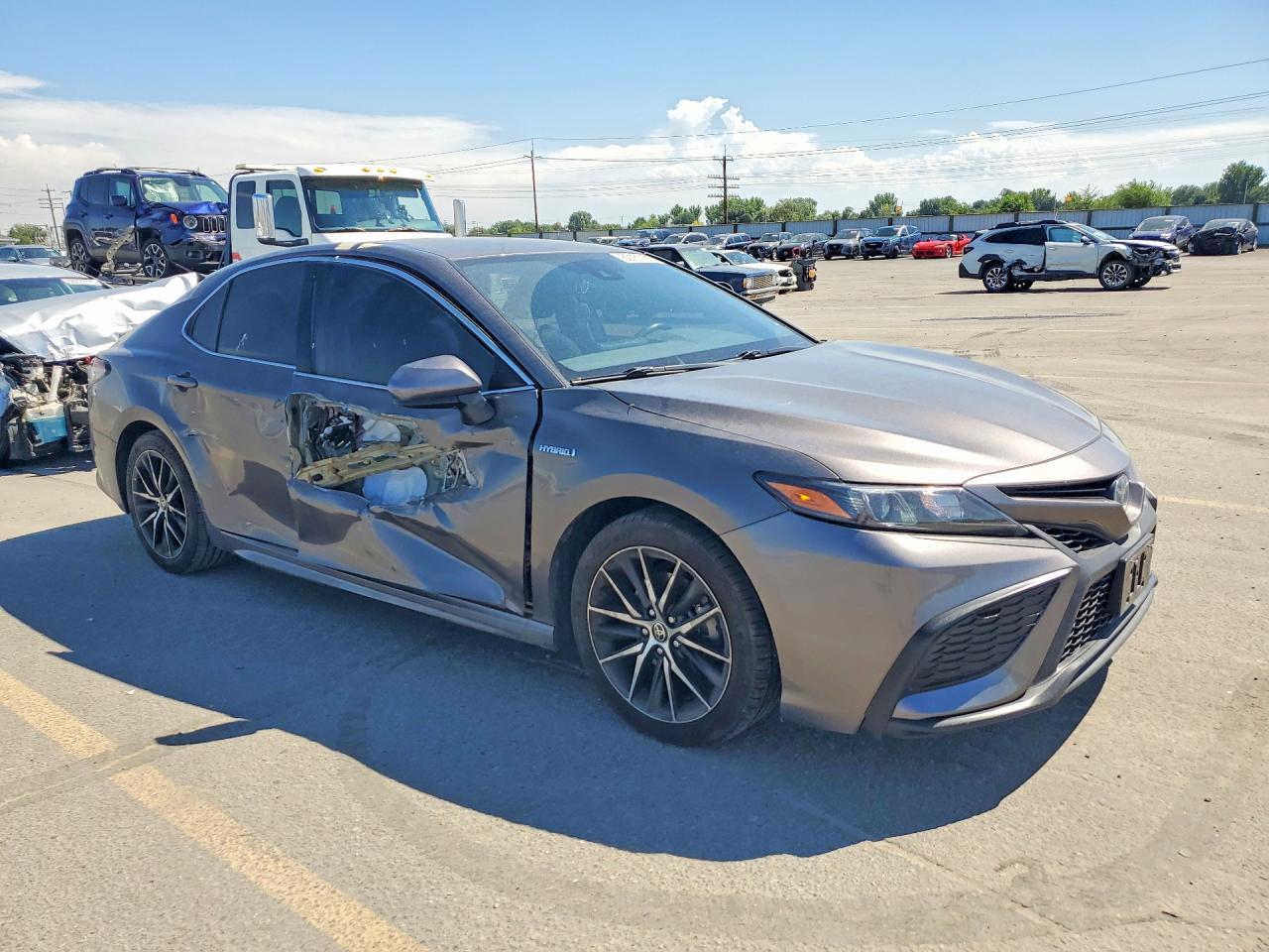 2021 Toyota Camry Se - Фото 4